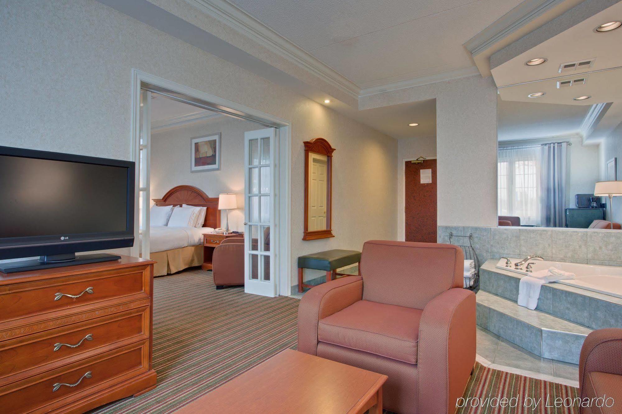 Holiday Inn Express Whitby Oshawa By Ihg Værelse billede